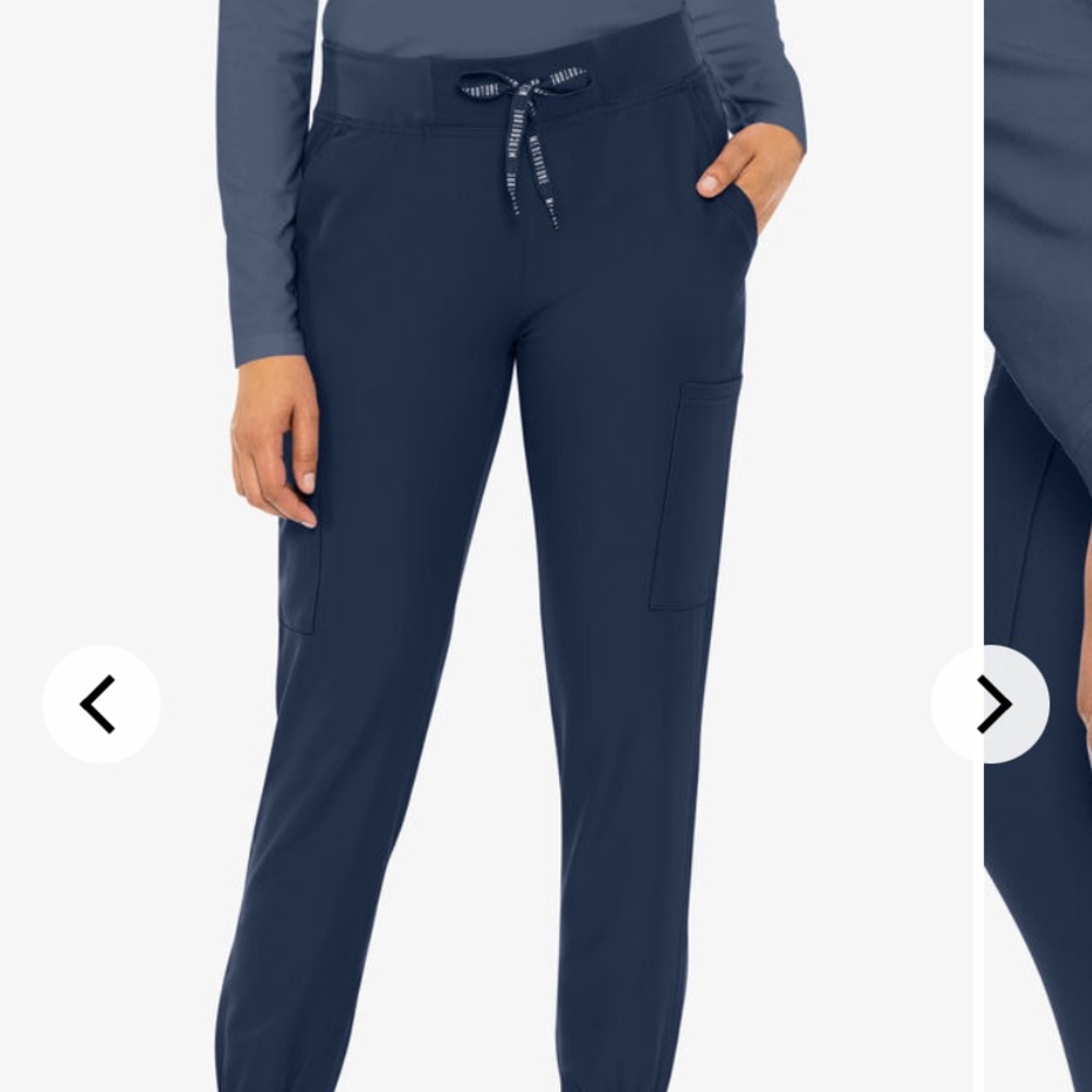 Med Couture Insight Women’s 6-pocket Cargo Scrub Joggers